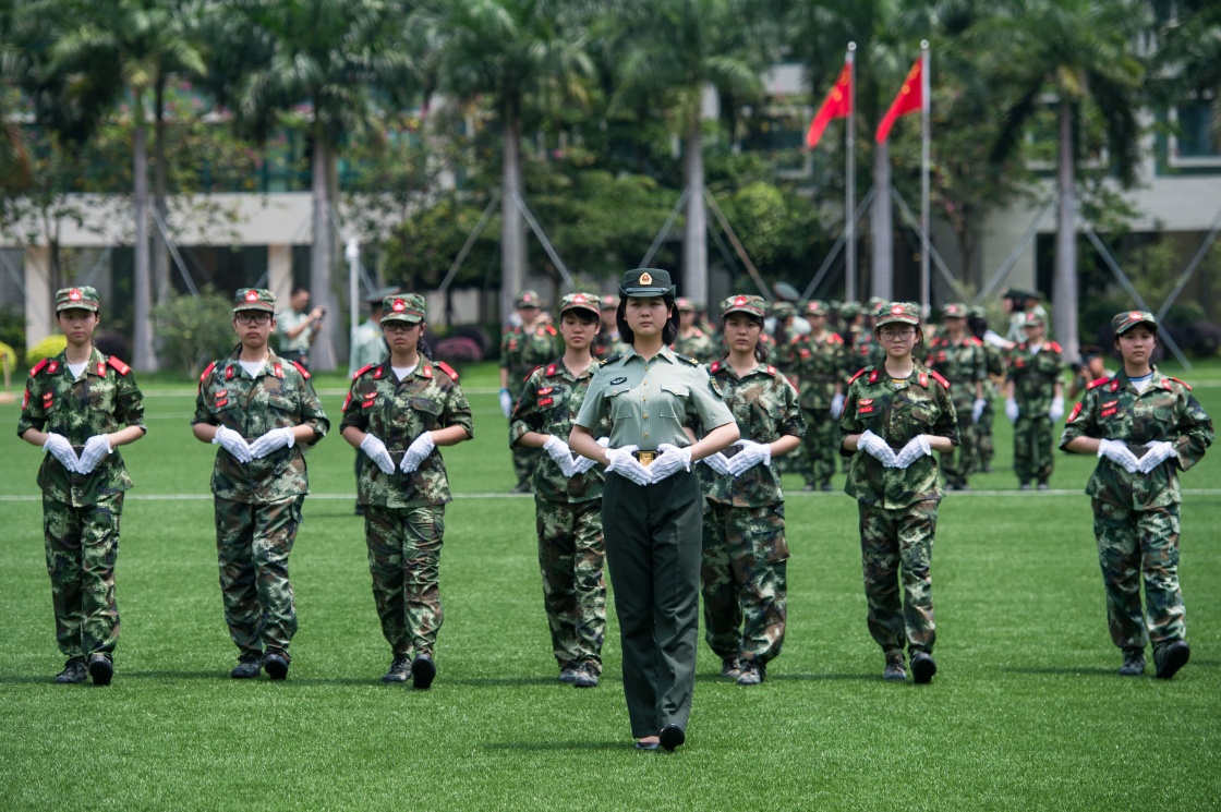 向兵哥兵姐看齊 澳門中學(xué)生參加國旗手訓(xùn)練營