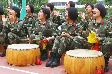 來一首女兵拉拉隊《加油歌》，讓你元氣滿滿